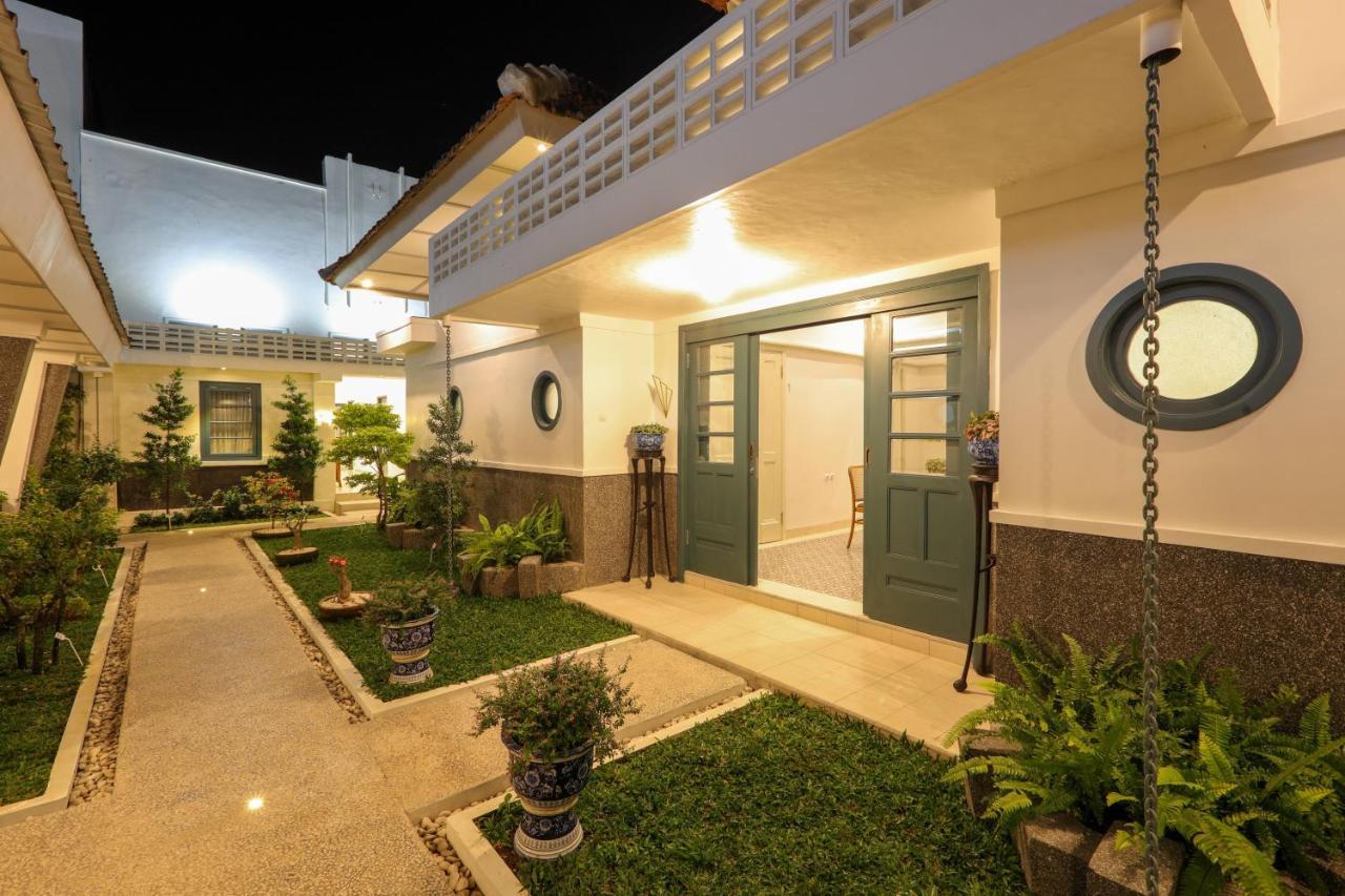 Ceria Hotel At Alun Alun 요그야카르타 외부 사진