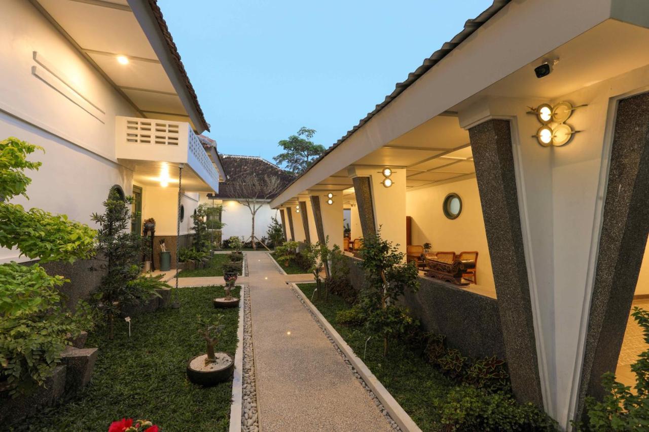 Ceria Hotel At Alun Alun 요그야카르타 외부 사진