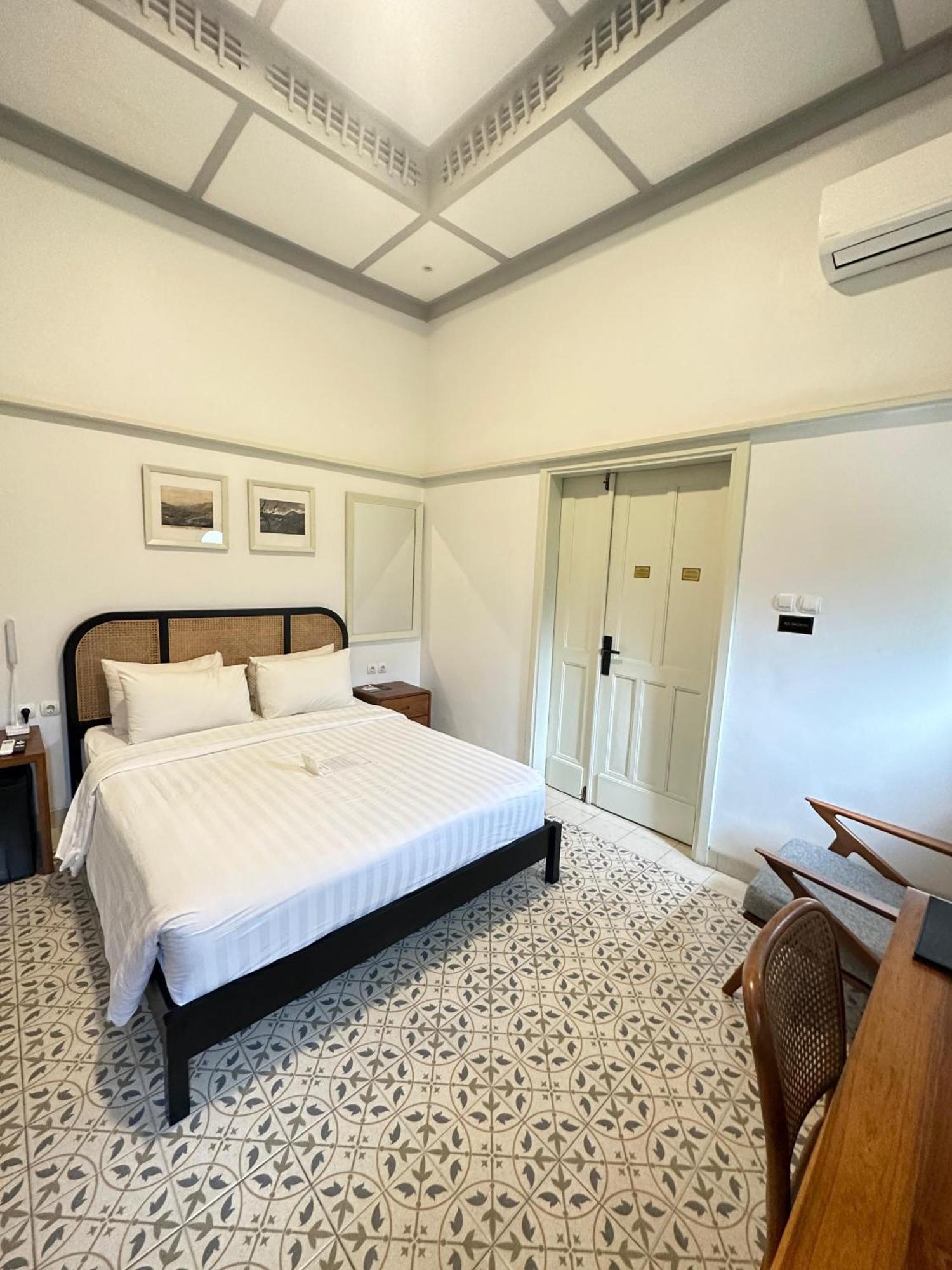 Ceria Hotel At Alun Alun 요그야카르타 외부 사진